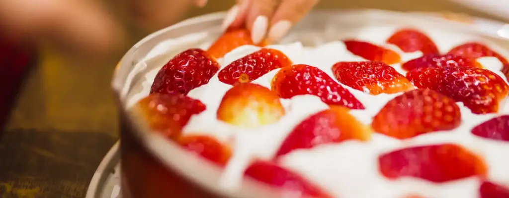 Gelatina con fresas naturales
