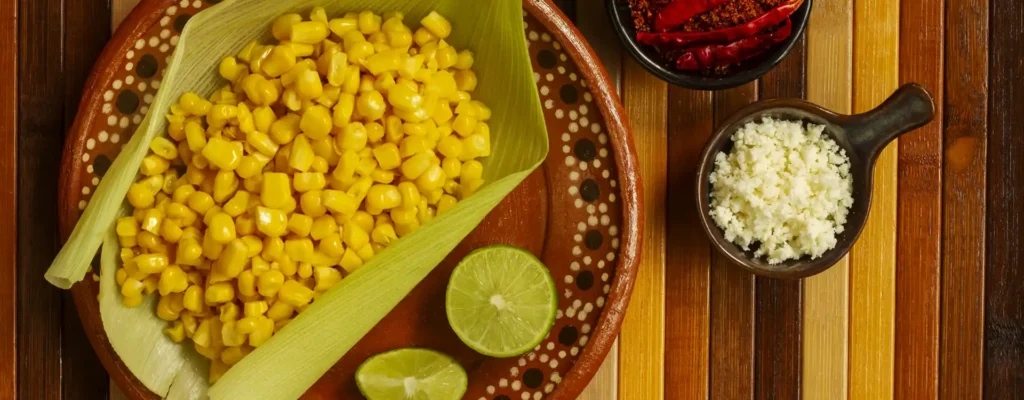 Esquites con patitas de pollo